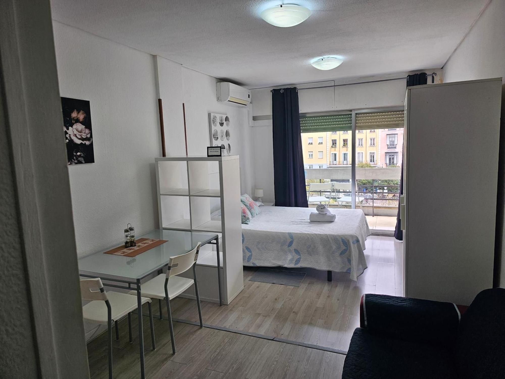 Estudio Doble Con Balcon En Madrid Centro Exterior foto